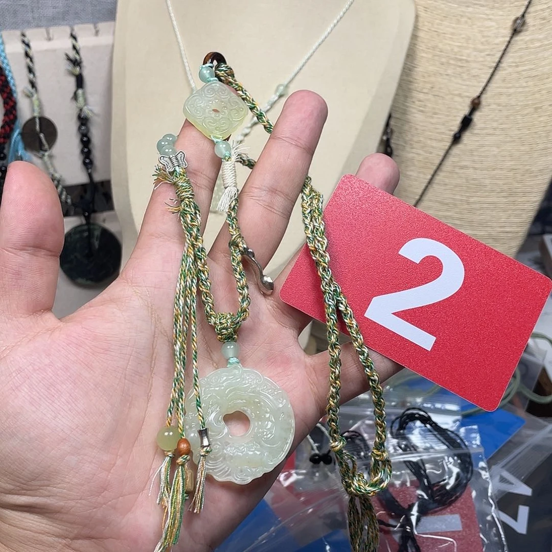 蛇纹石玉合金颈饰