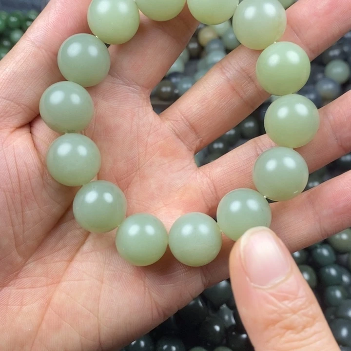 L***K和田玉未镶嵌手链