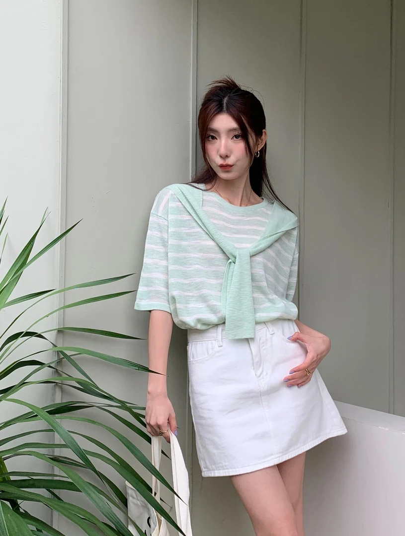 洋气披肩T恤大码女装遮肉胖妹妹圆领学院风撞色条纹针织衫69846