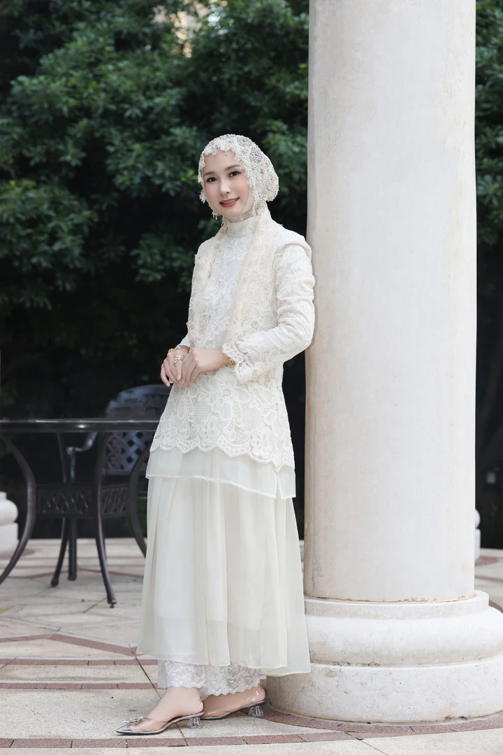 JIAMILA/嘉米拉绣花蕾丝雪纺拼接连衣裙 LYQ26041