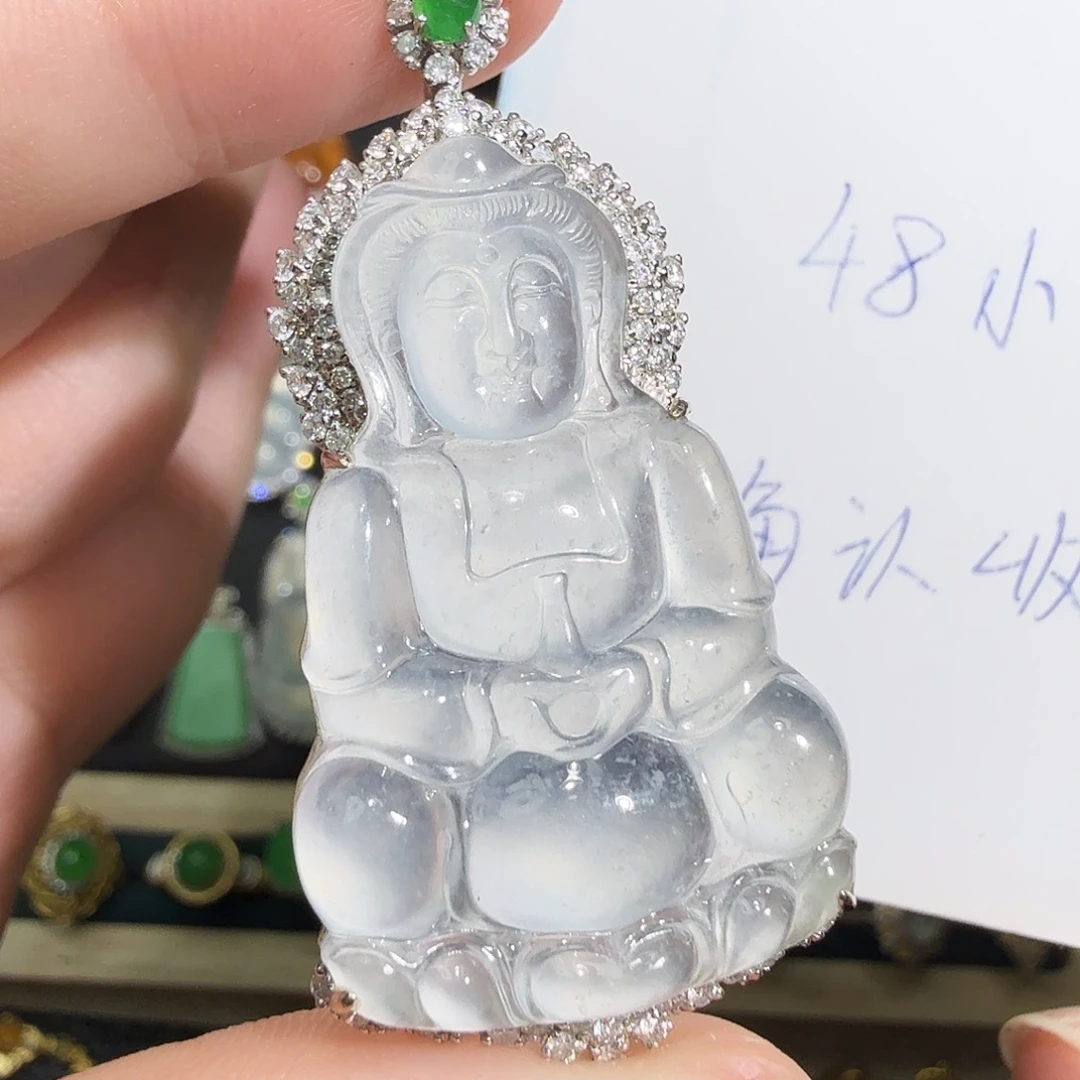 颈饰18K金镶嵌翡翠