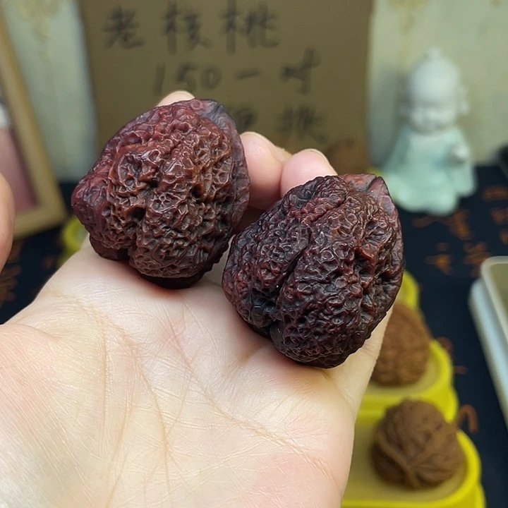 文玩核桃把件1、蝴蝶龙脊42