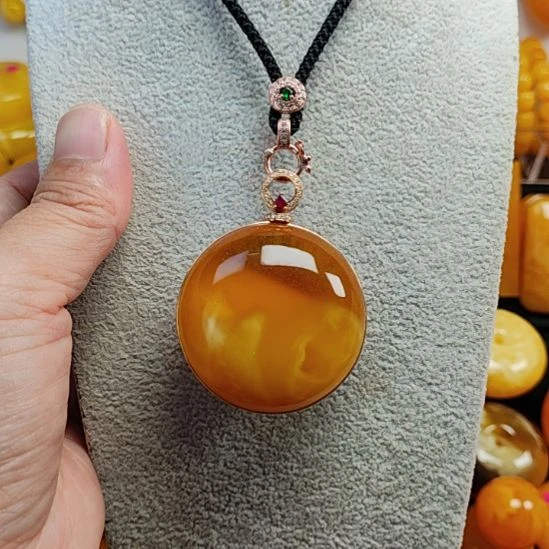 蜜蜡吊坠(赠链)18K金镶嵌