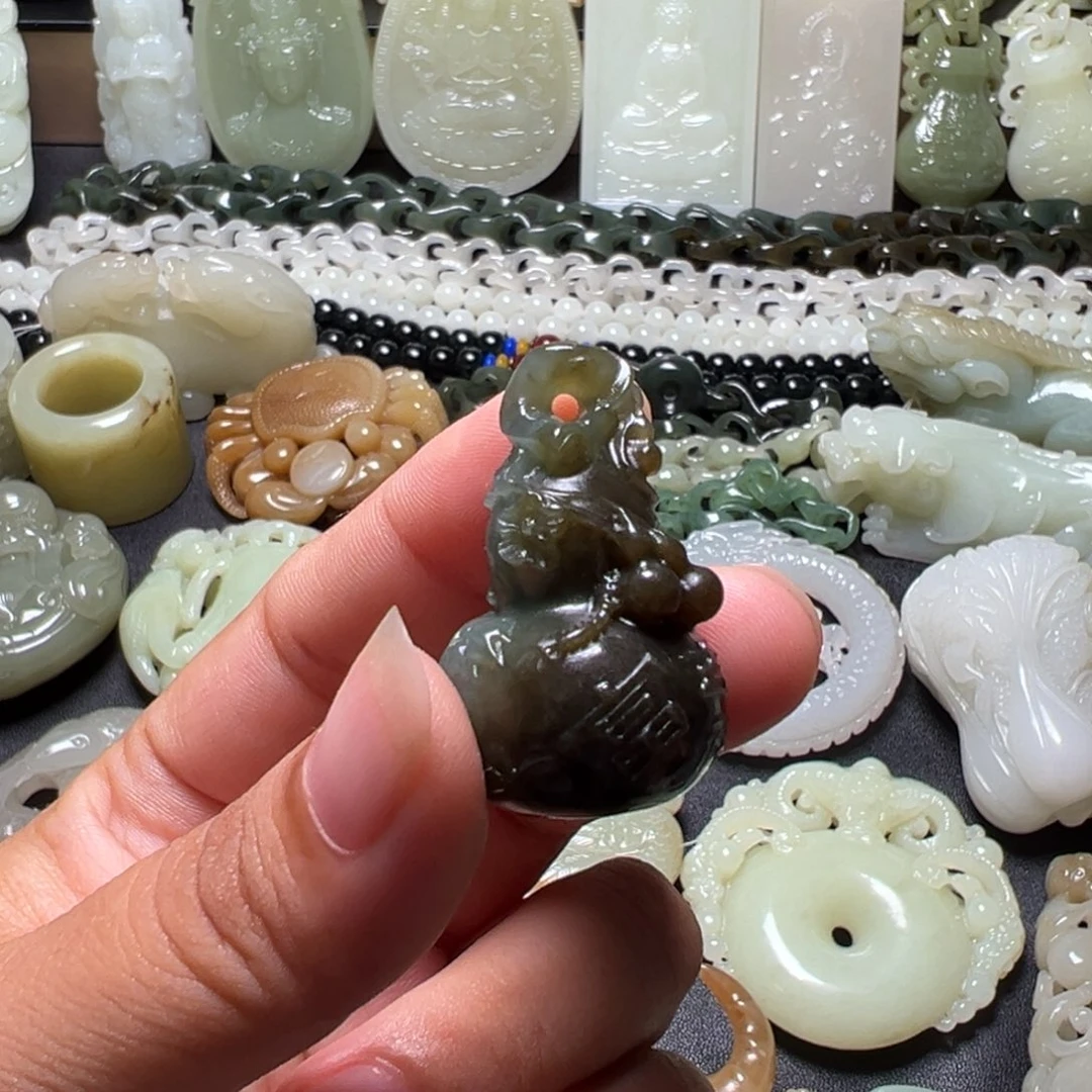颈饰未镶嵌和田玉