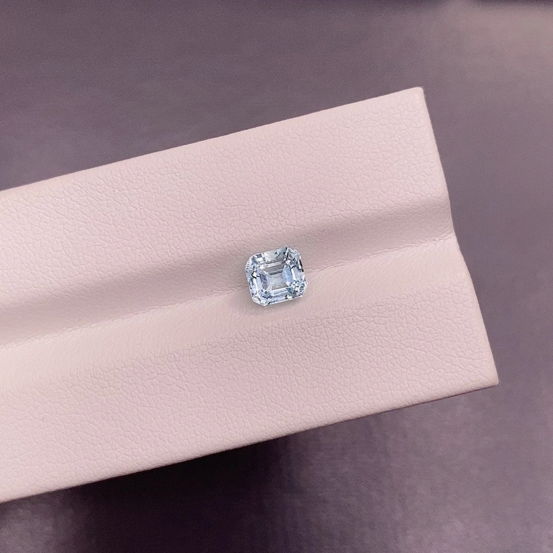 裸石海蓝宝石0.99克拉