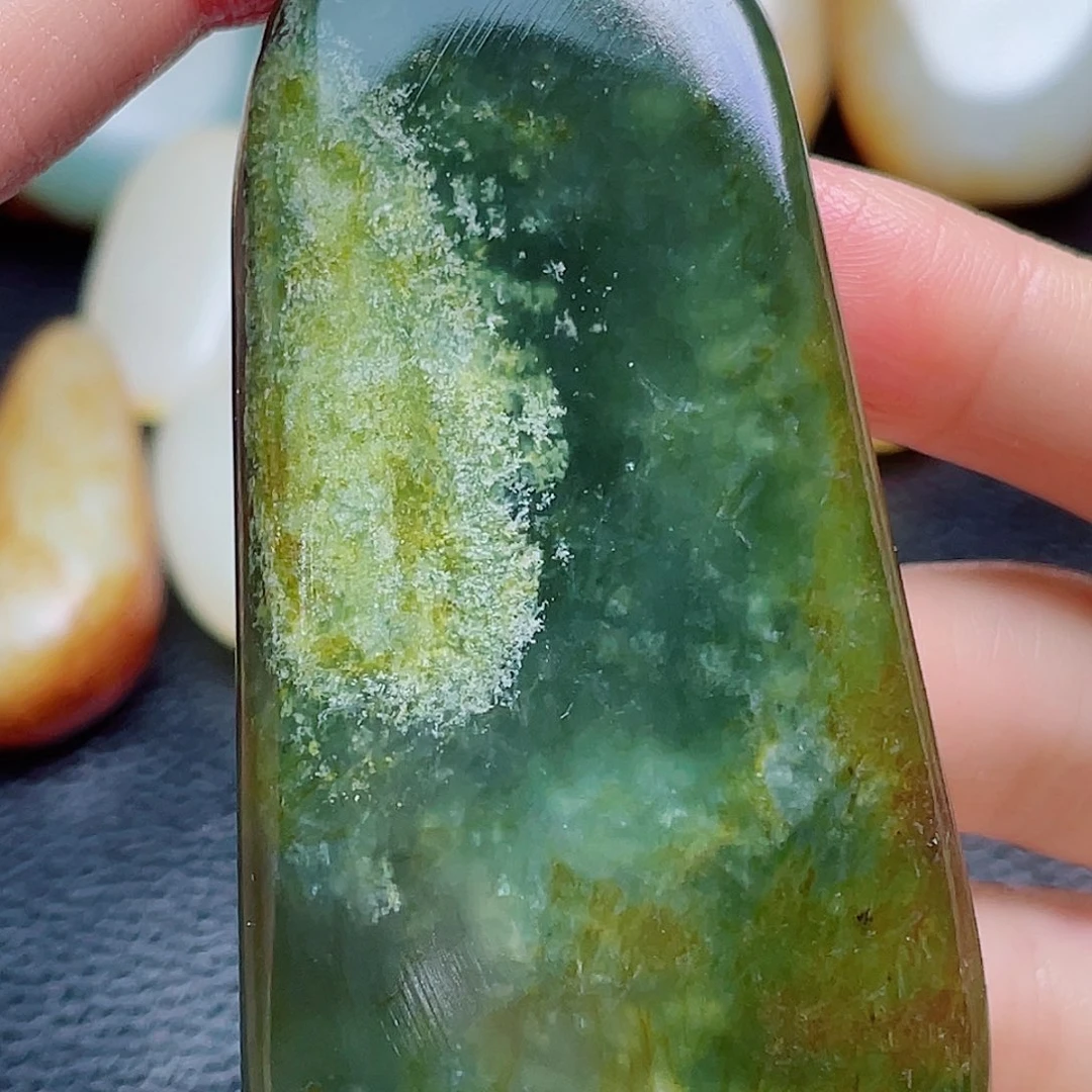 和田玉未镶嵌珠宝奇石