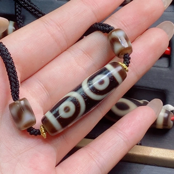 每***柿玛瑙/玉髓（覆膜）未镶嵌颈饰