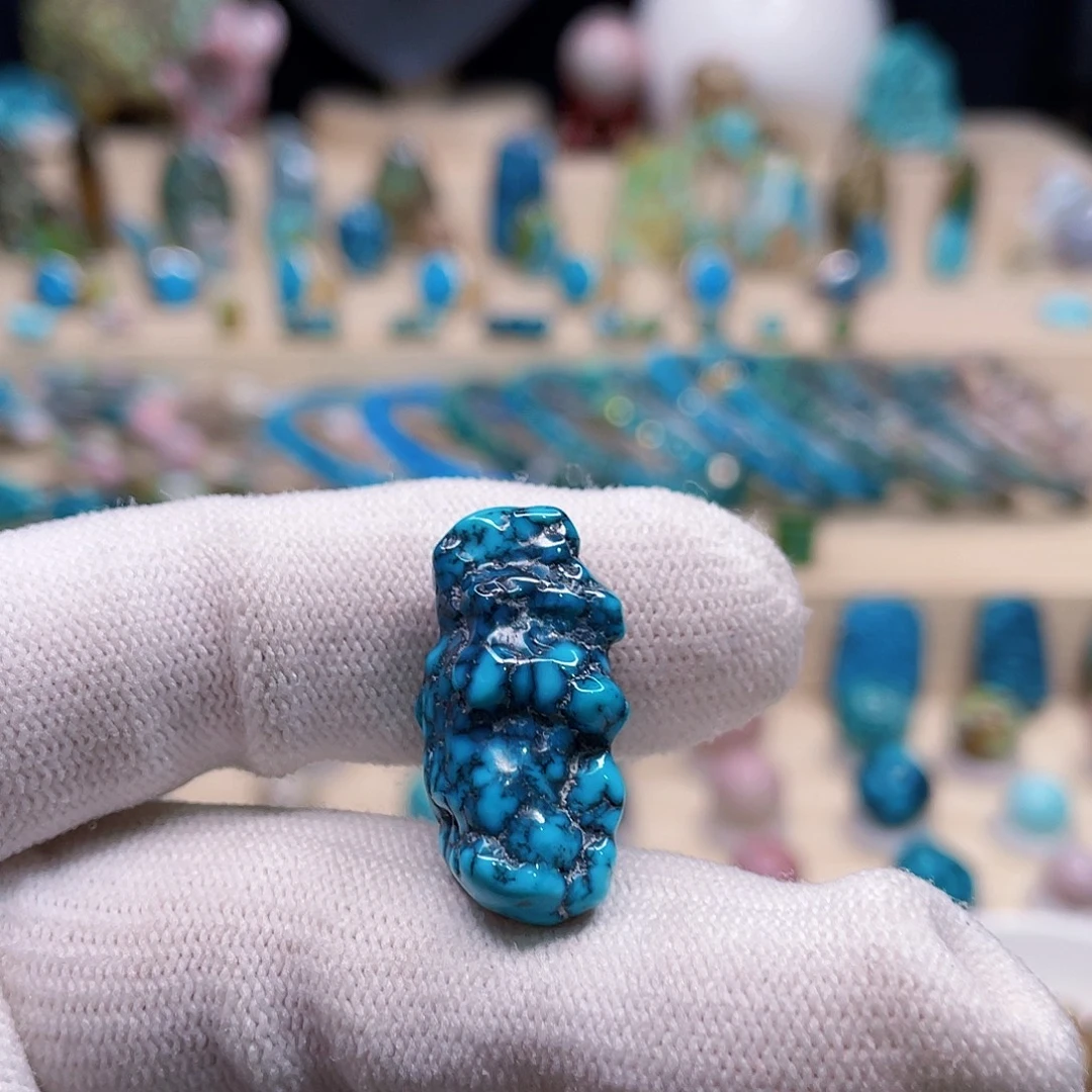 绿松石未镶嵌颈饰