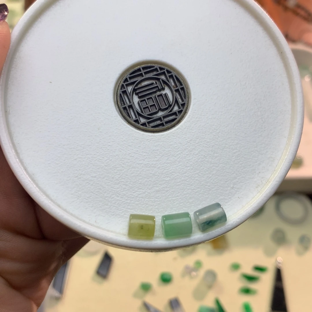 翡翠散珠桶珠*3颗