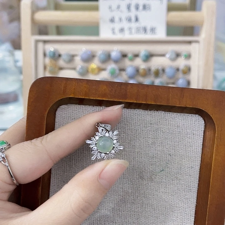 翡翠未镶嵌颈饰天然翡翠Ａ货