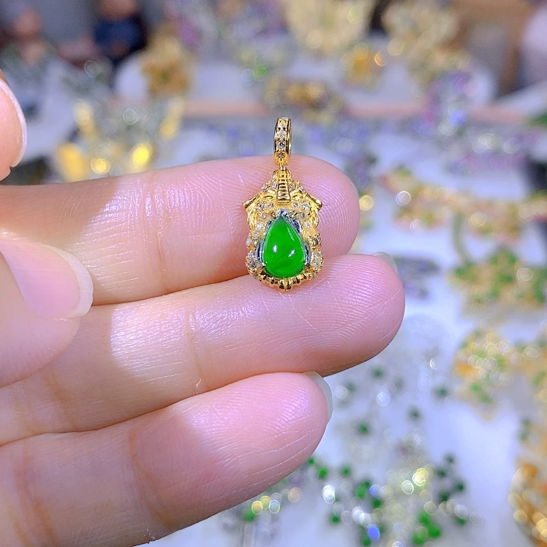 颈饰银S925镶嵌翡翠