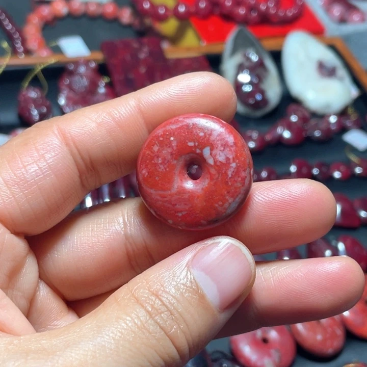 天然辰砂原石满红平安扣9克