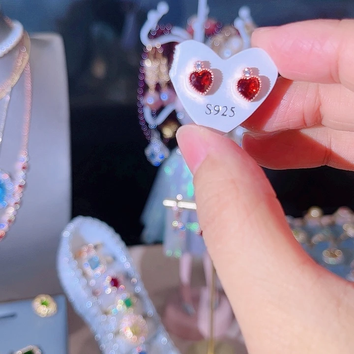 碧玺手链未镶嵌耳钉