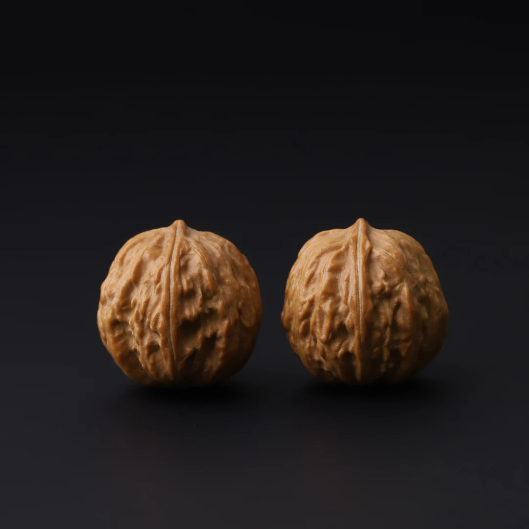 S8382【闷尖】微打底小手捻文玩核桃手把件