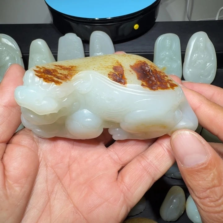 颈饰未镶嵌和田玉C****者