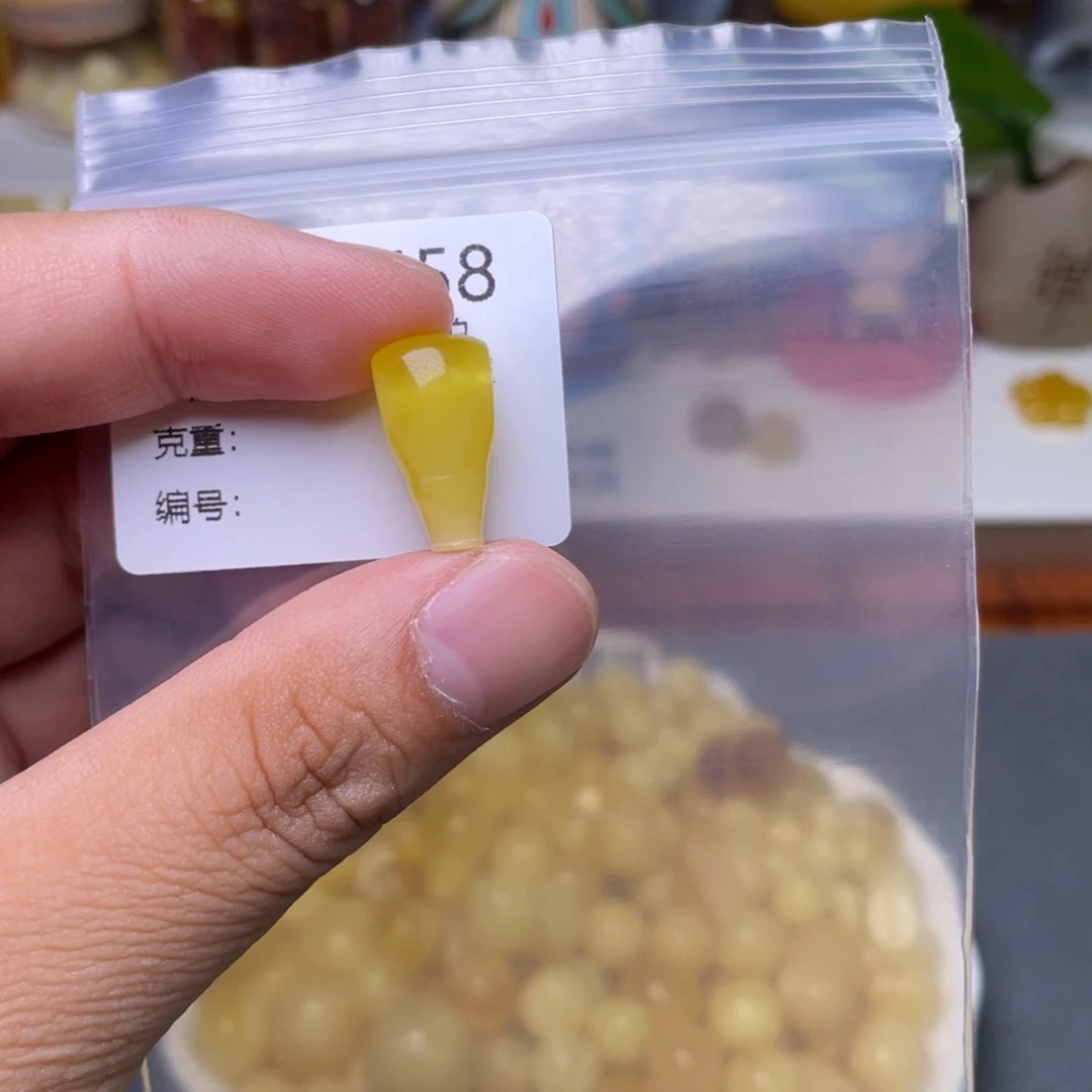 琥珀未镶嵌珠宝奇石