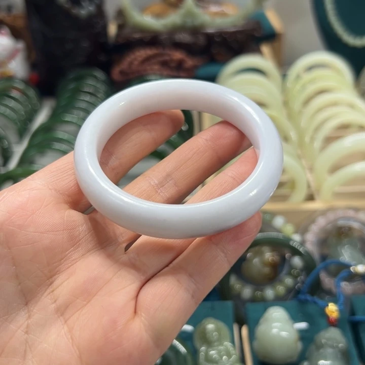 和田玉手镯未镶嵌55.1圈围5716