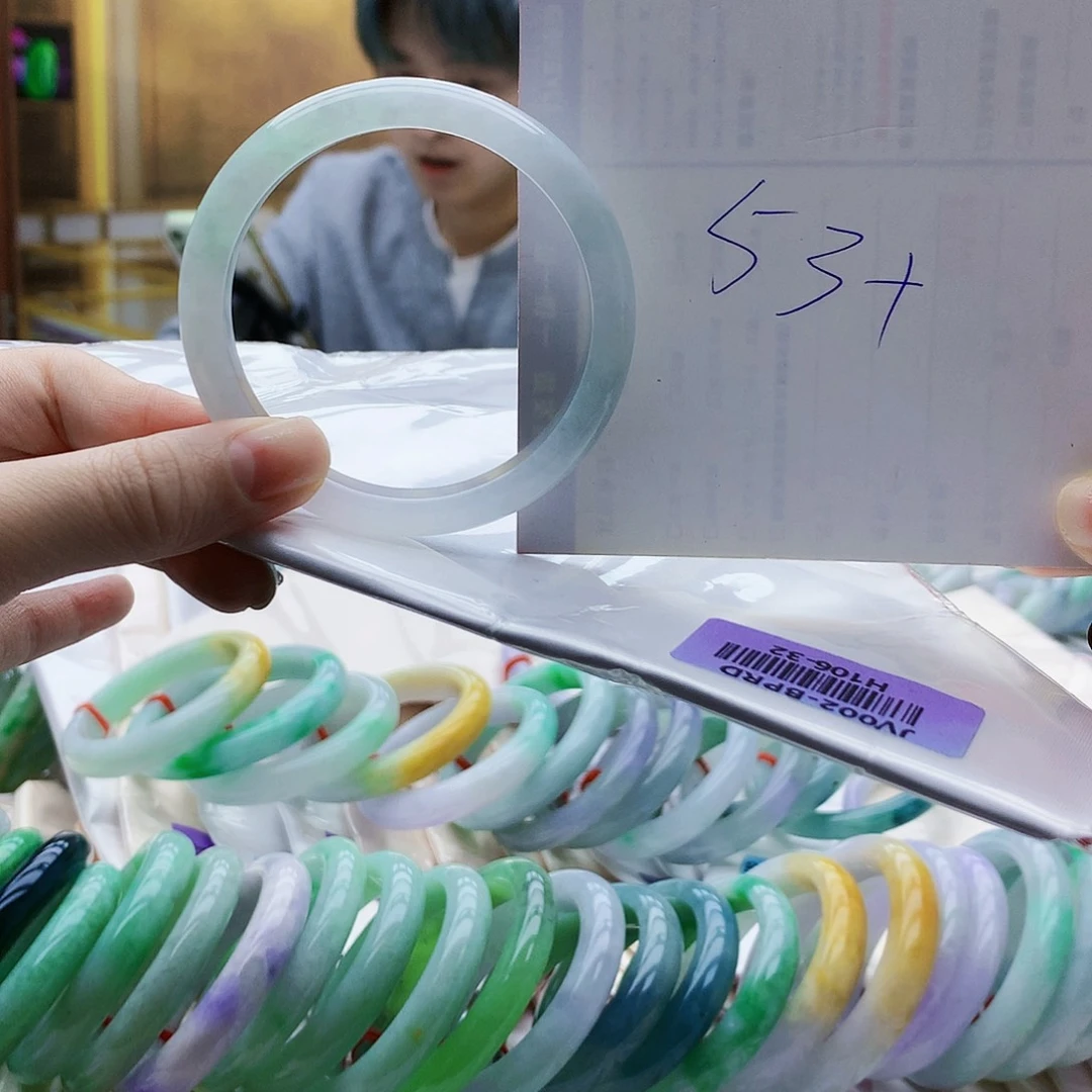 翡翠未镶嵌手镯vhj