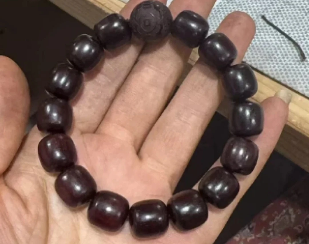 精品小叶紫檀手串（无礼盒）-XD585