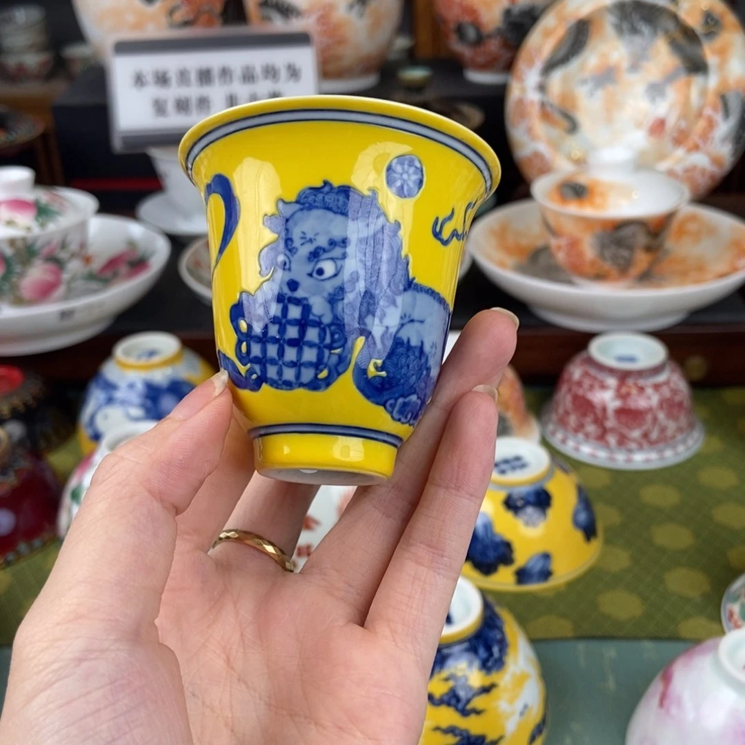 陶瓷的大家庭的温暖和温暖的感觉