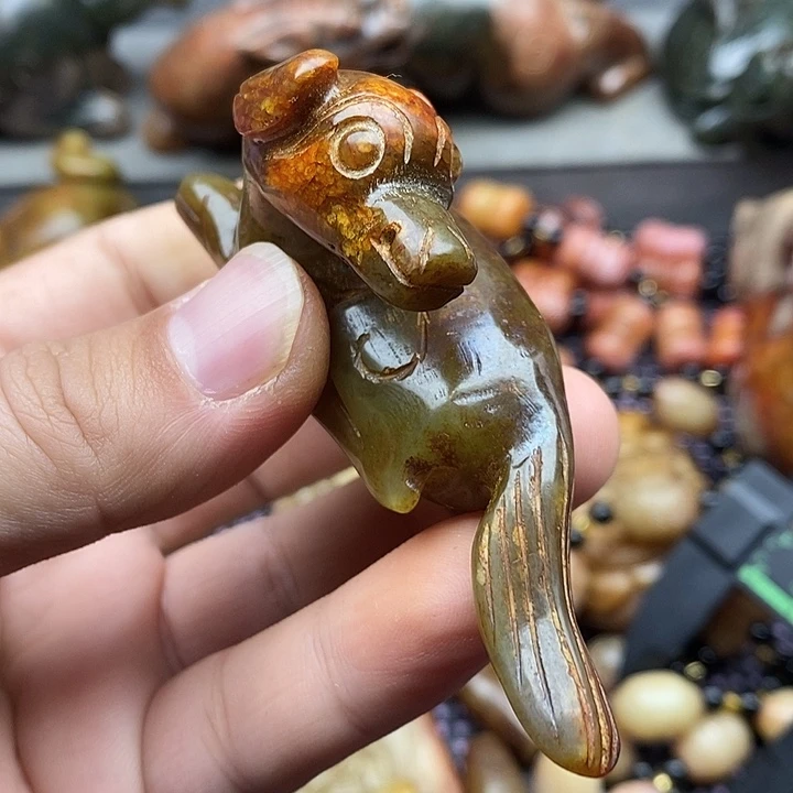 未镶嵌蛇纹石玉颈饰