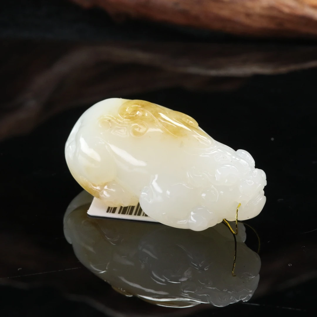 28和田玉一口糖貔貅/400265上海嘉禾拍卖