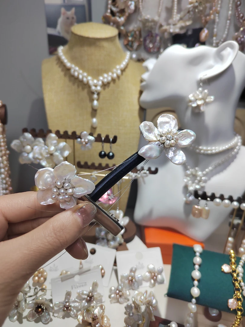 黑色长直珍珠发簪