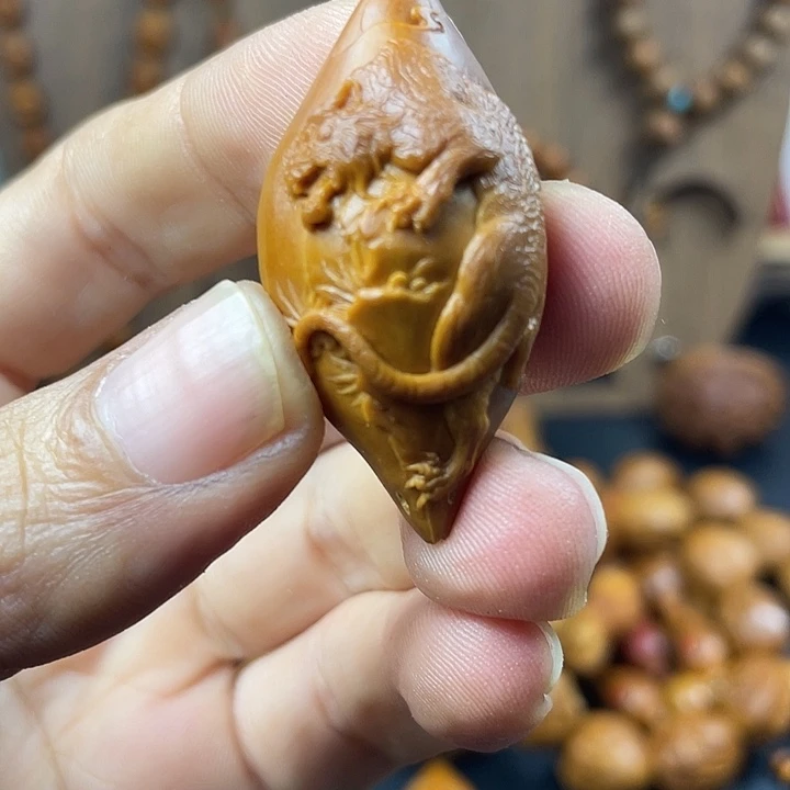 风****手串/手链橄榄核纯手工雕刻的虎的单子
