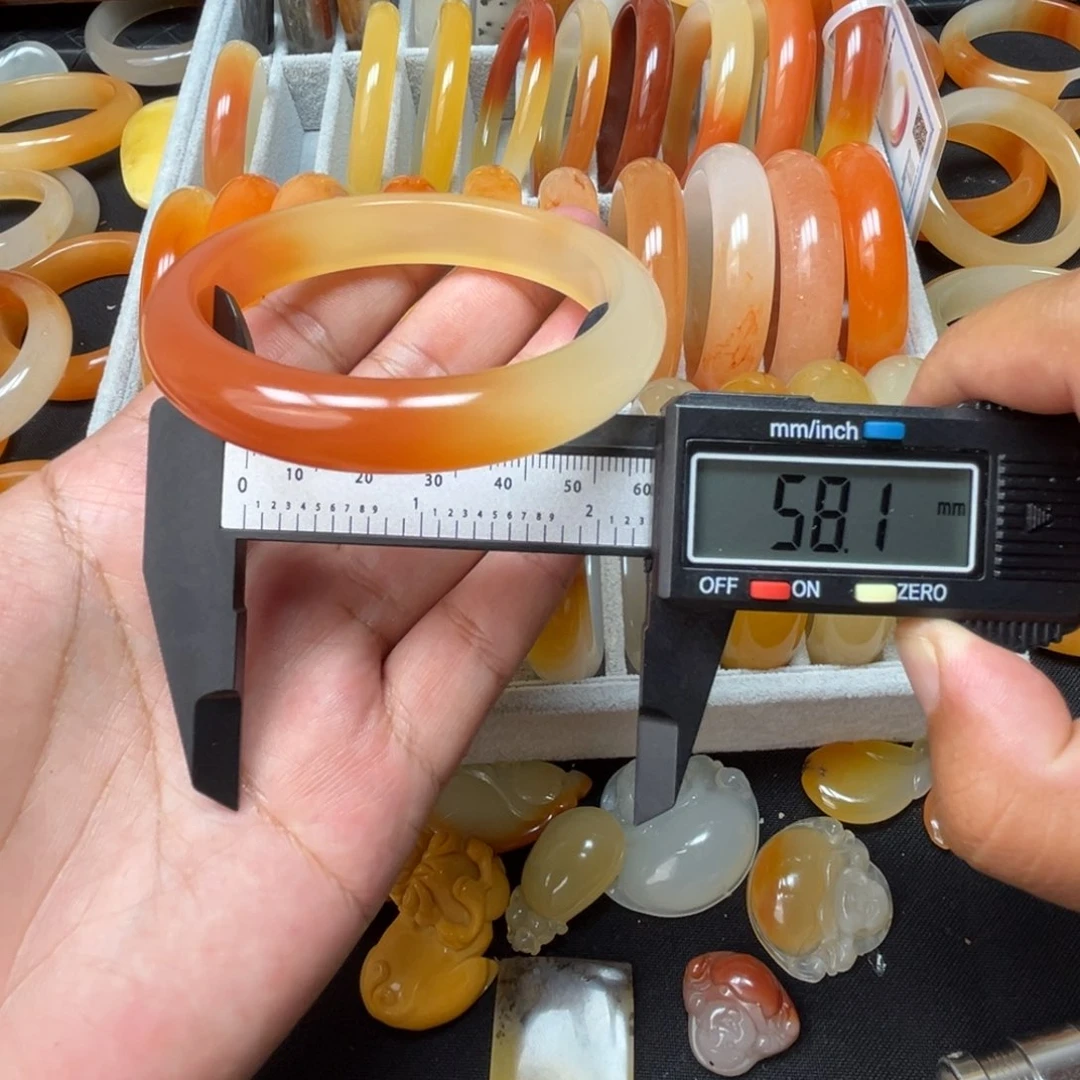 石英质玉（黄龙玉）未镶嵌手镯