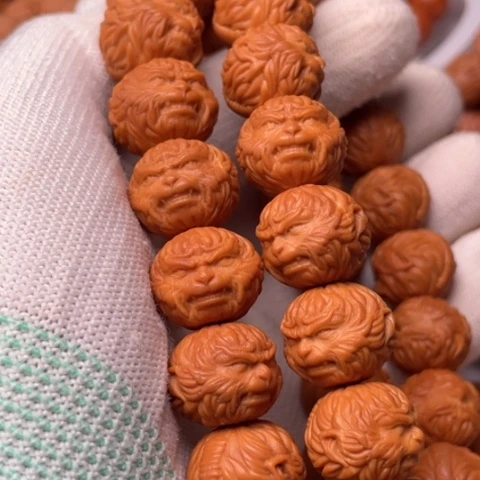 行***者吊坠猴头核桃大圣