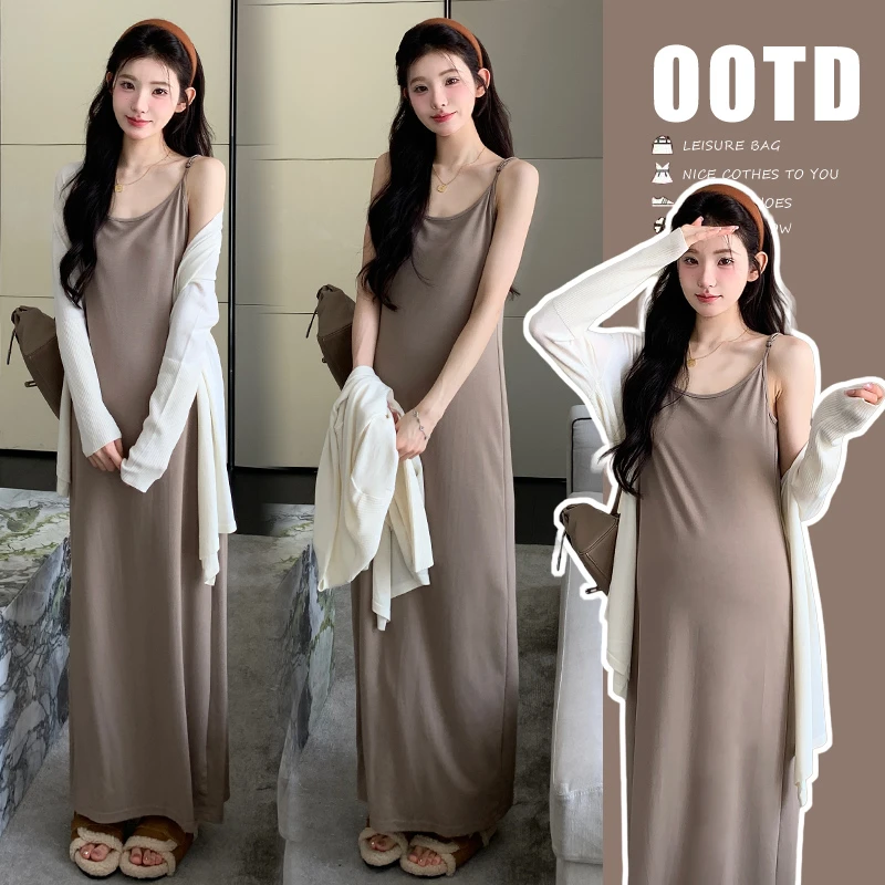 2025早秋装套装慵懒风简约设计时尚辣妈弹力吊带裙+开衫两件套