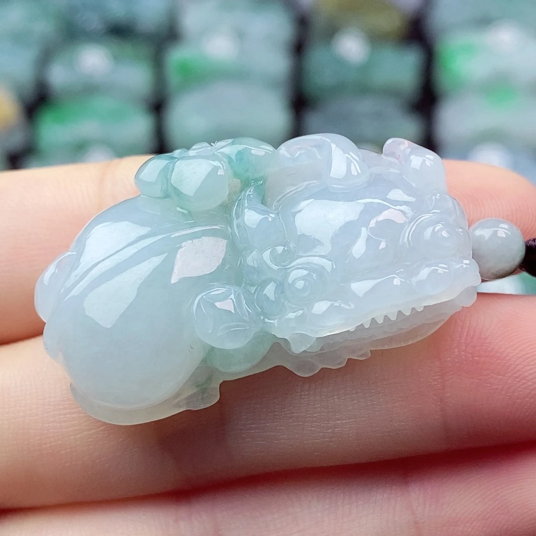颈饰未镶嵌翡翠天然