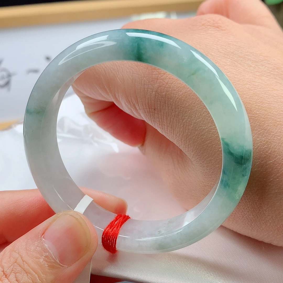 翡翠未镶嵌手镯正圈9