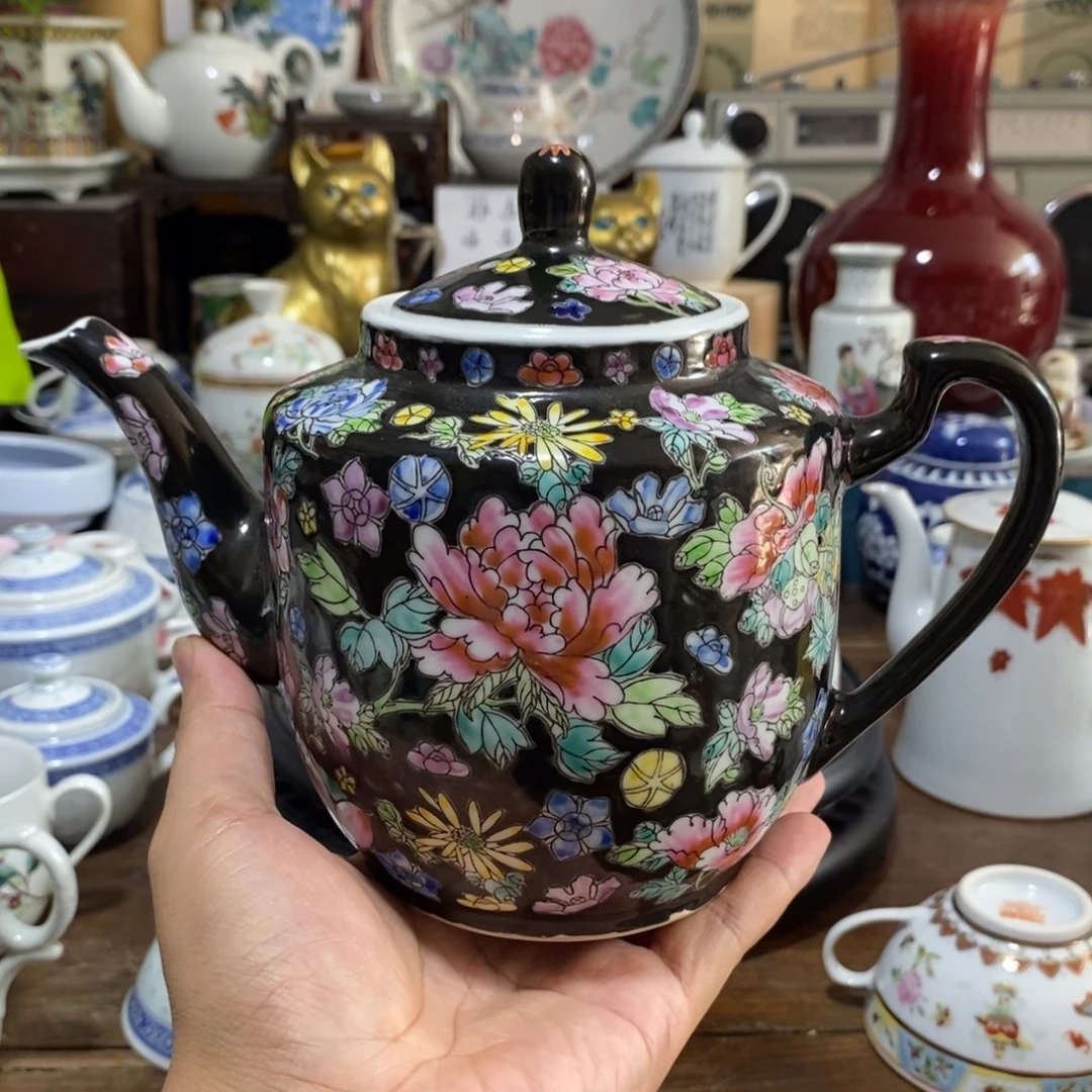 摆件黑地百花壶一把