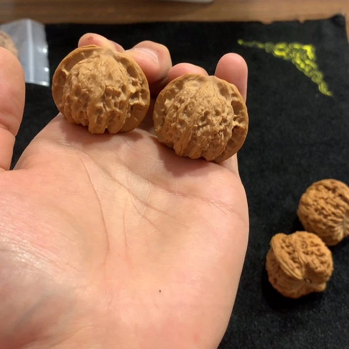 猴头核桃吊坠36平顶