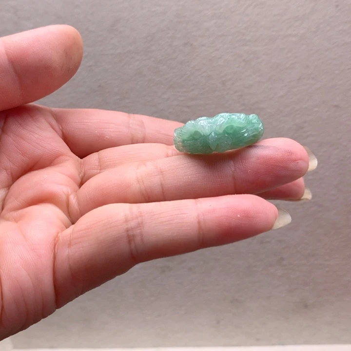 奋****未镶嵌戒指翡翠666