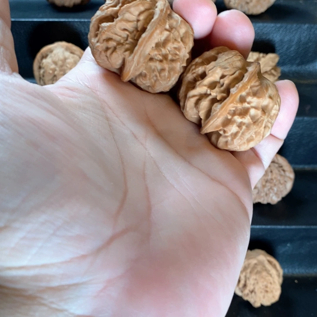 桃核把件沈****社原生态山地方块微修43