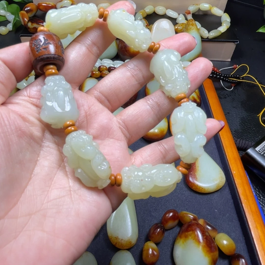 颈饰未镶嵌和田玉渝****噻