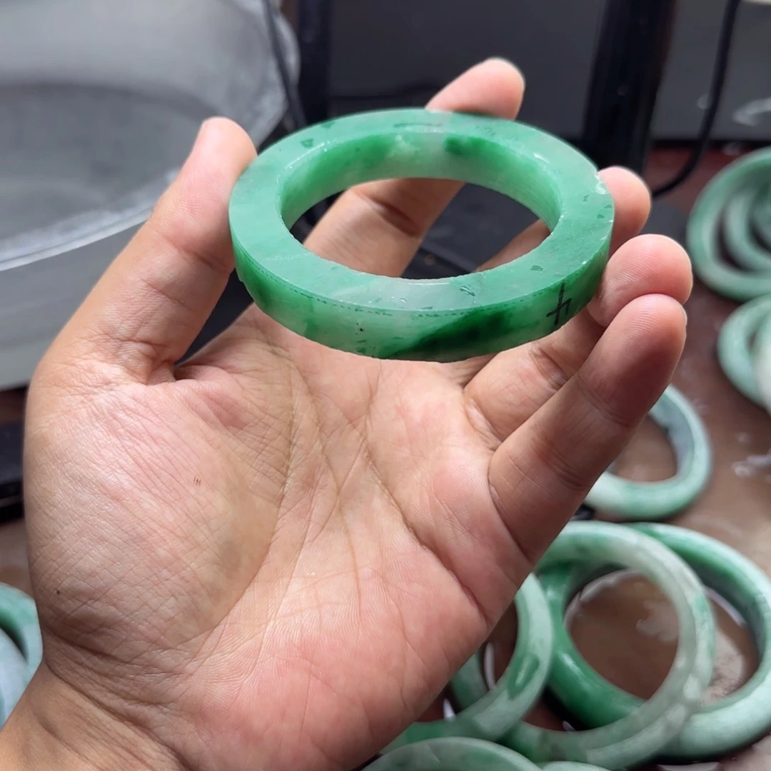 南***姐定制石英质玉（非洲翠）