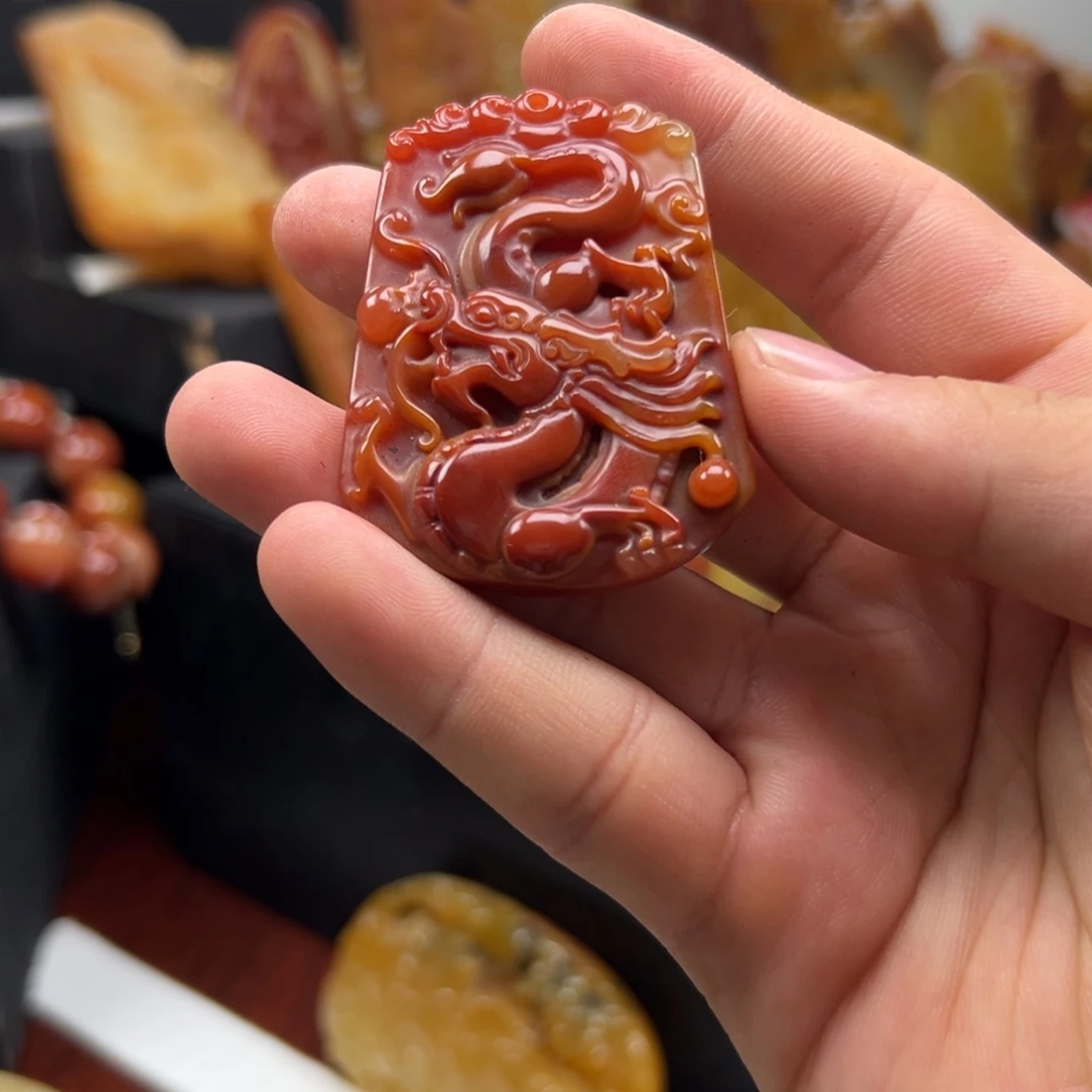 未镶嵌石英质玉（黄龙玉）黄龙玉