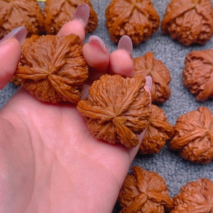 王***呵吊坠文玩核桃核桃