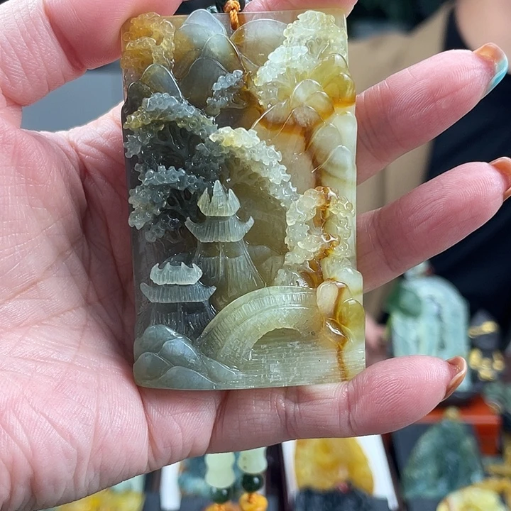 蛇纹石玉未镶嵌颈饰