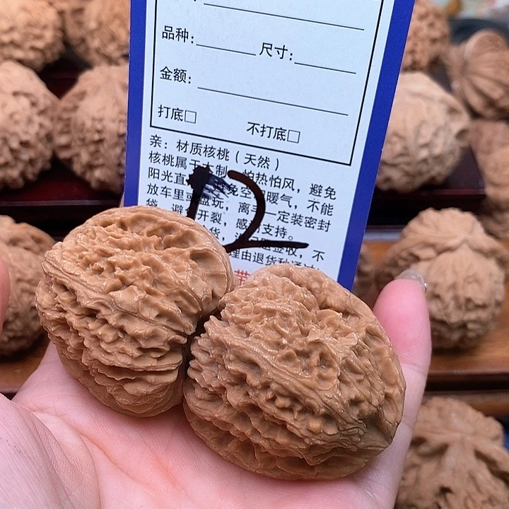 玉***9吊坠桃核南疆石狮子头41