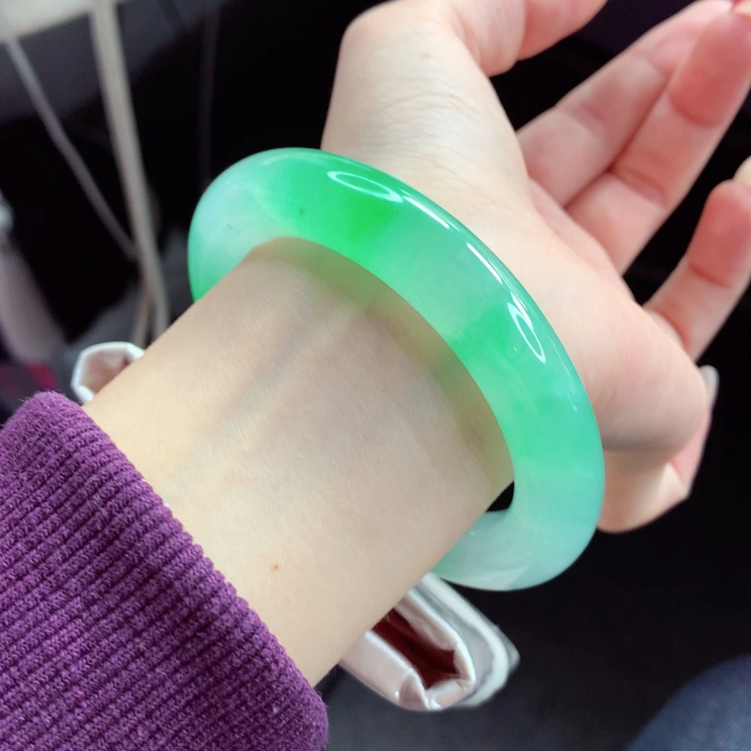 未镶嵌手镯翡翠9901色标级甜阳绿 必拍 高货瑕疵