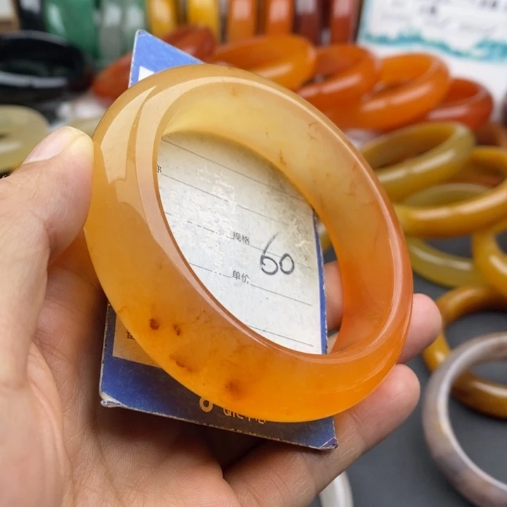 未镶嵌手镯石英质玉