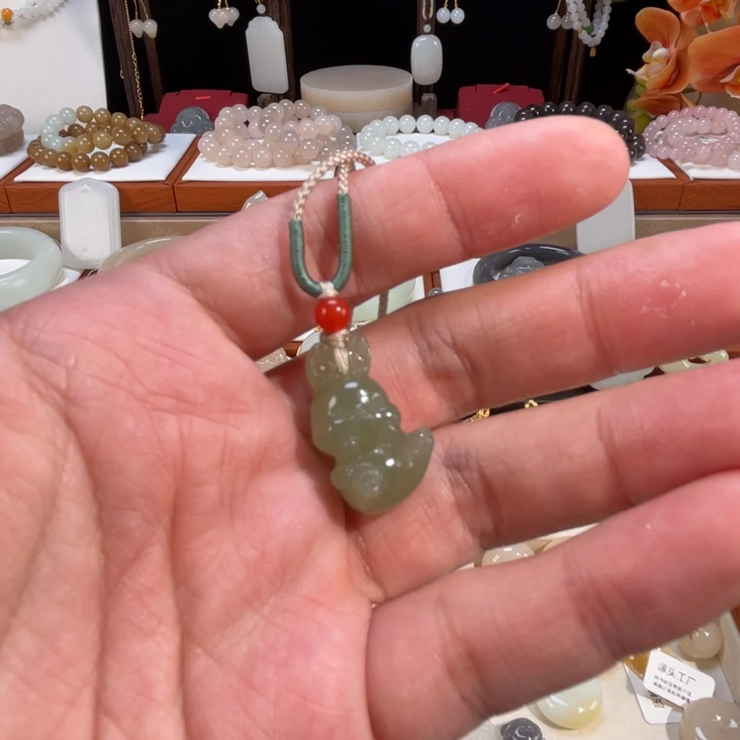 和田玉未镶嵌颈饰蒋*
