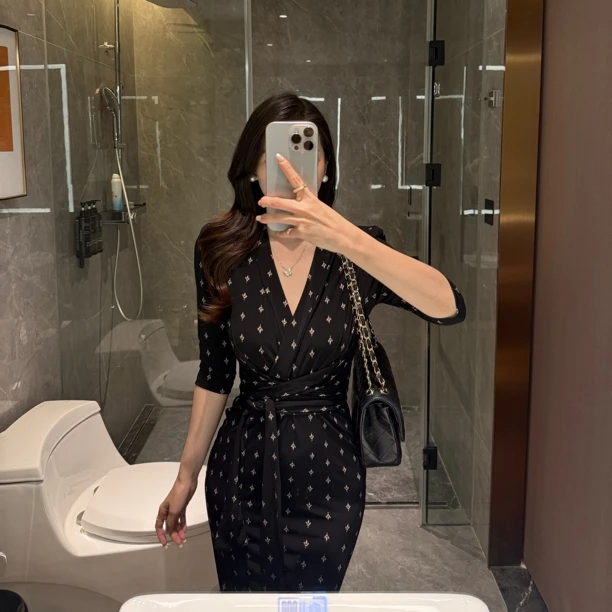 【星夜邂逅】水晶麻纱连衣裙女夏季新款性感V领绑带收腰修身包臀裙