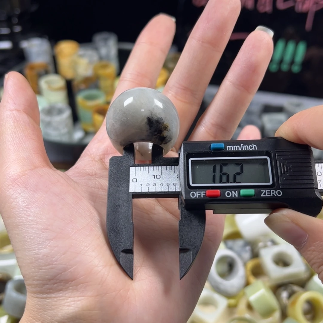 蛇纹石玉未镶嵌戒指