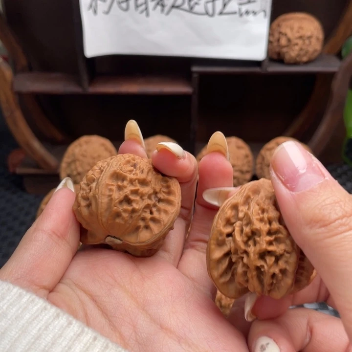 桃***冻吊坠文玩核桃宫灯 桃心宫灯