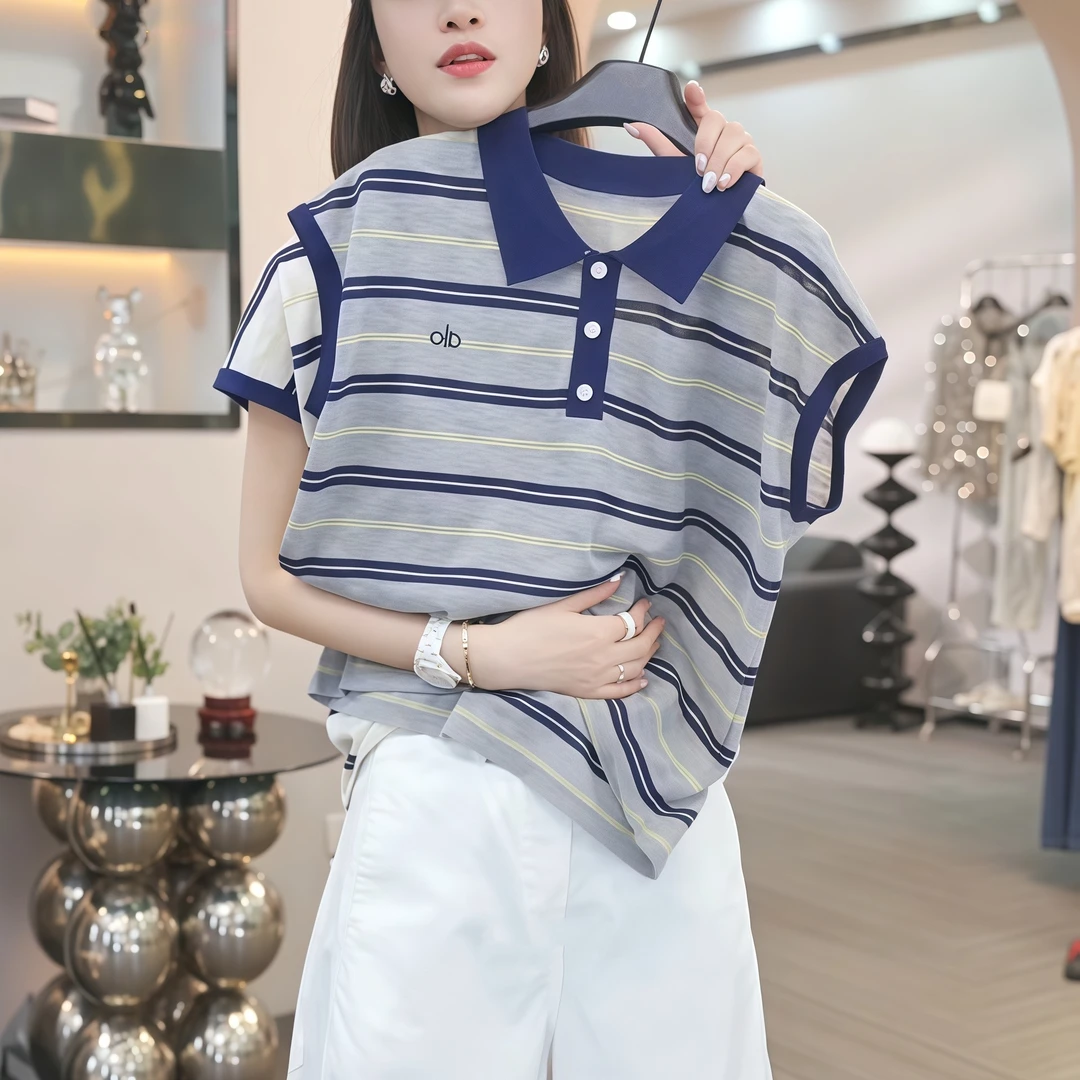 字母刺绣撞色条纹飞飞袖翻领针织衫女夏新款时尚百搭休闲显瘦上衣